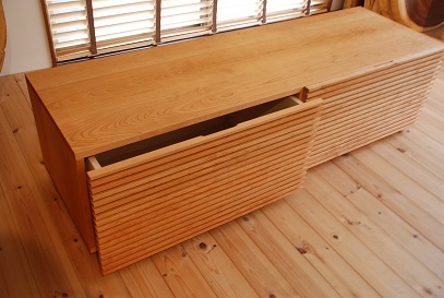 天然木格子テレビボード