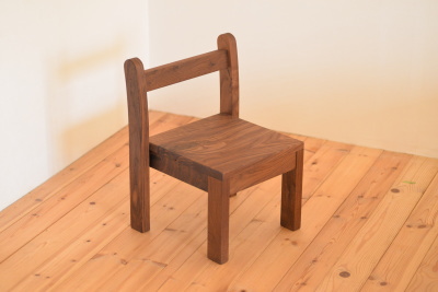 無垢オーダー家具/子供椅子01（スタッキングタイプ） – 天然木/無垢 