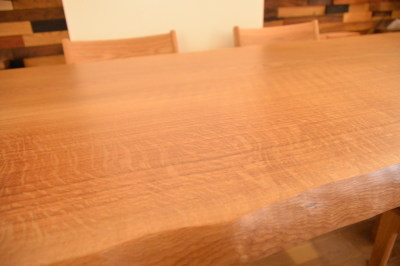 希少国産ミズナラ（楢）の一枚板テーブル