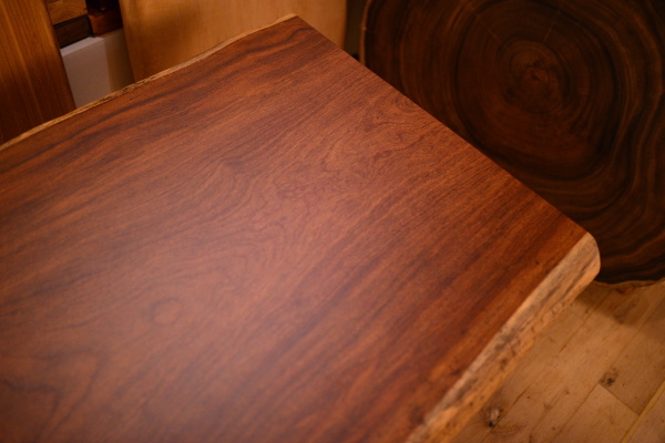 一枚板の無垢テーブル クマル1枚板天板 No 1 天然木 無垢オーダー家具 無垢テーブル 森の贈り物 もりのおくりもの