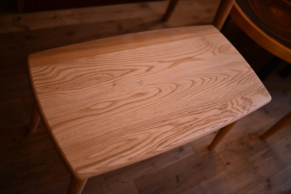 無垢テーブル（トノー型）